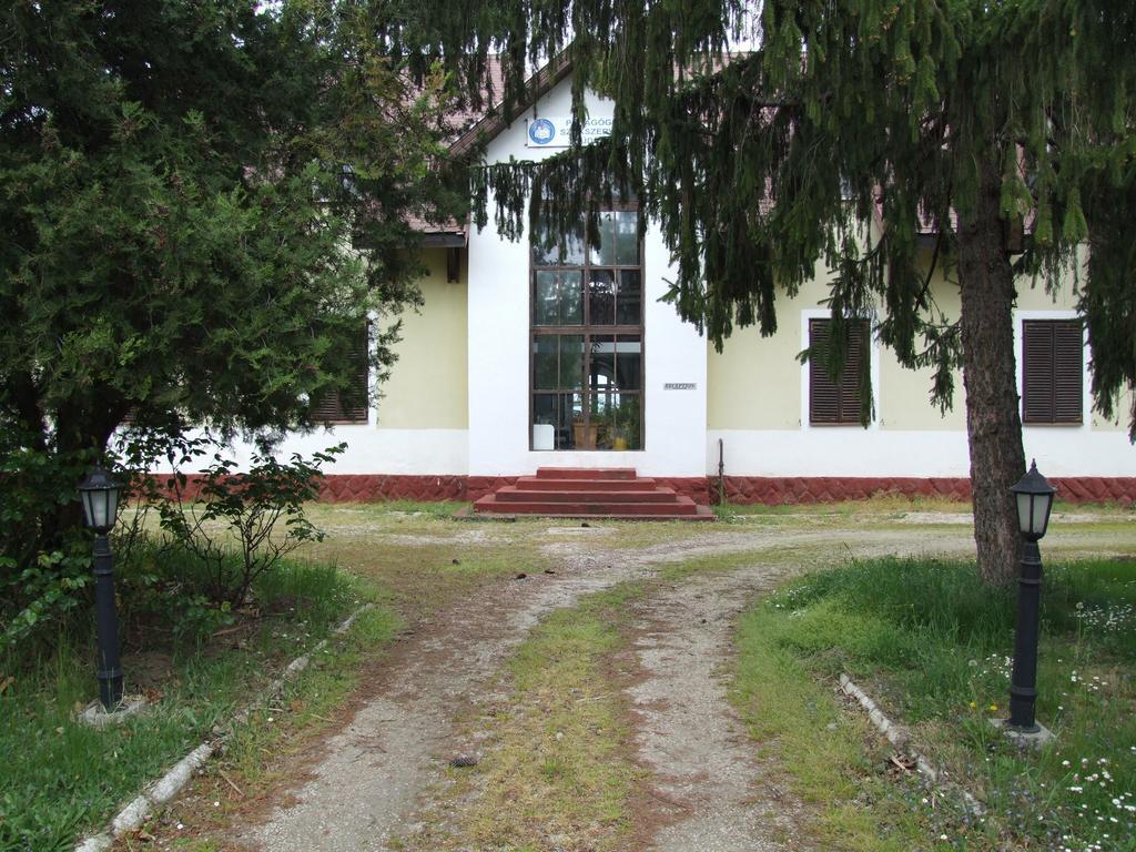 Aranyhid Hotel Balatonboglár Exteriör bild