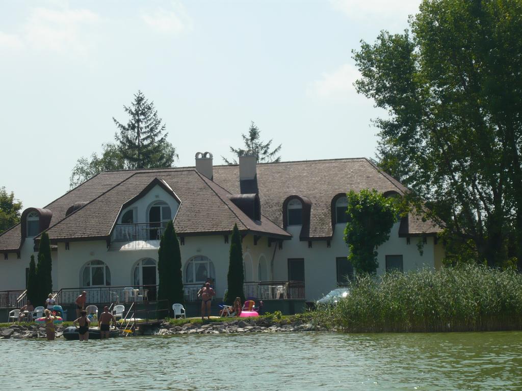 Aranyhid Hotel Balatonboglár Exteriör bild